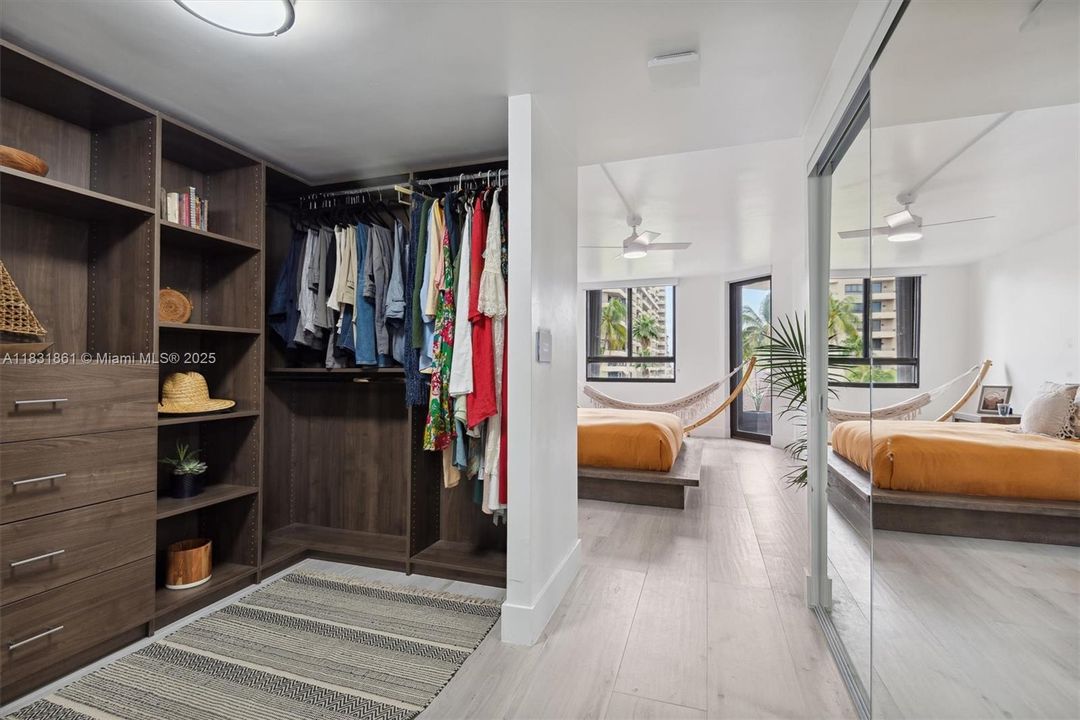 For Sale: $1,310,000 (2 beds, 2 baths, 1715 Square Feet)