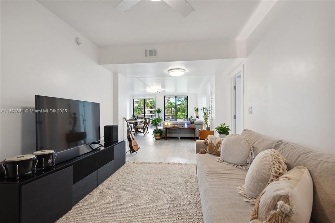 For Sale: $1,310,000 (2 beds, 2 baths, 1715 Square Feet)