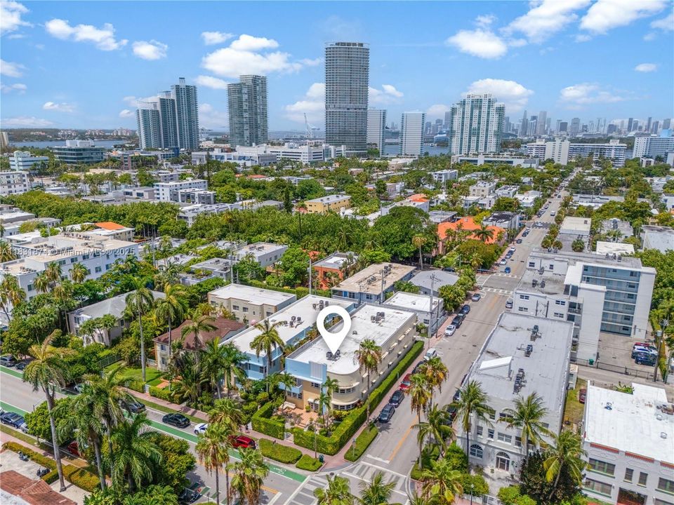 Недавно продано: $425,000 (2 спален, 2 ванн, 900 Квадратных фут)