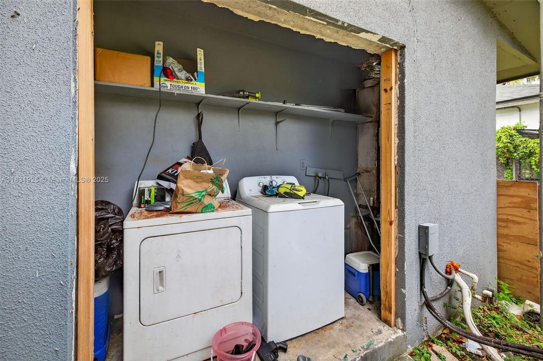 На продажу: $375,000 (4 спален, 3 ванн, 1112 Квадратных фут)