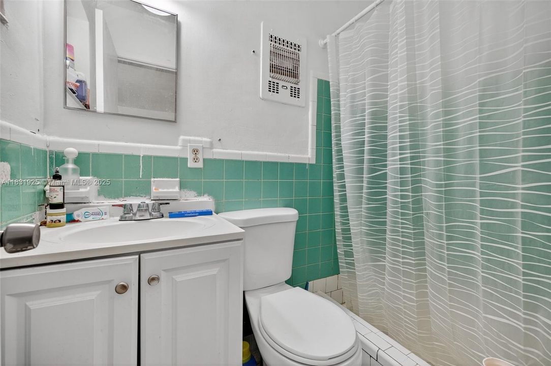 На продажу: $375,000 (4 спален, 3 ванн, 1112 Квадратных фут)