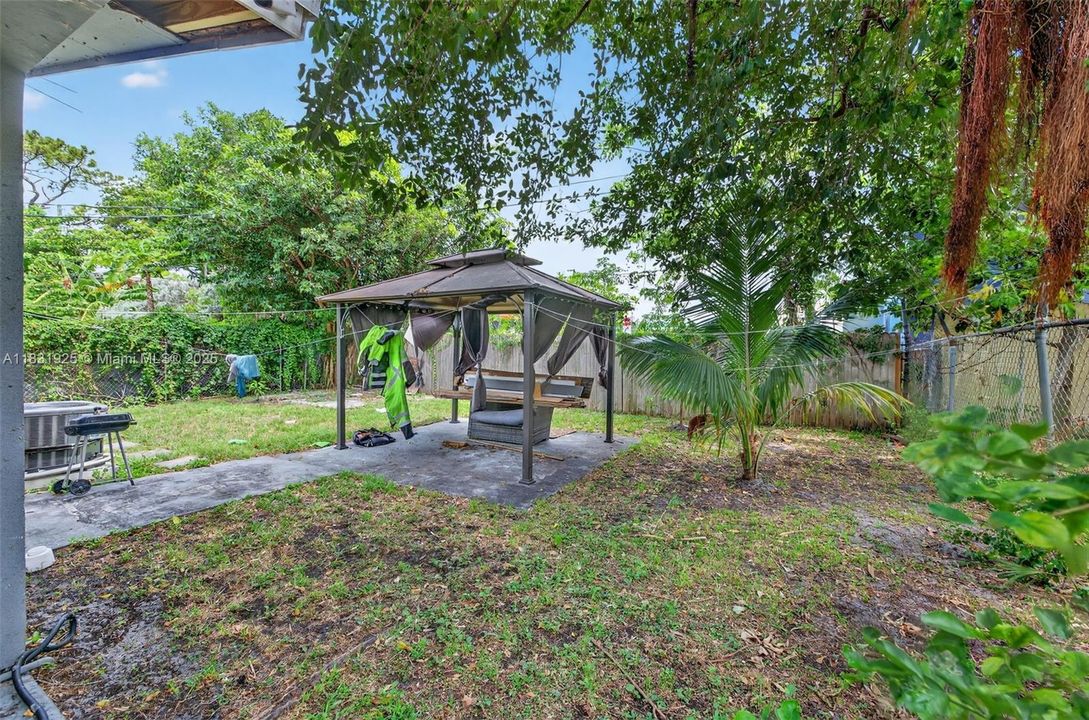 На продажу: $375,000 (4 спален, 3 ванн, 1112 Квадратных фут)