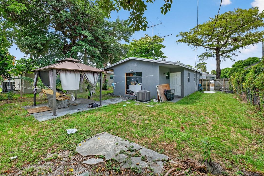 На продажу: $375,000 (4 спален, 3 ванн, 1112 Квадратных фут)