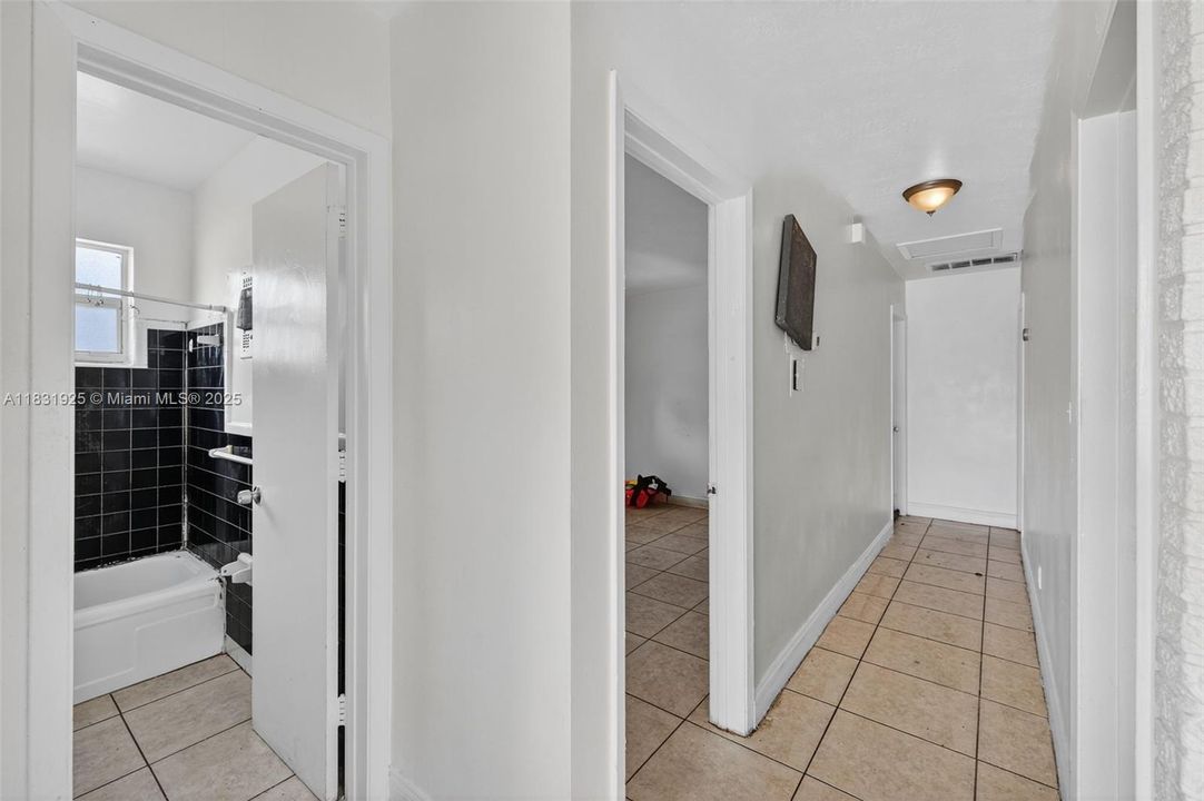 На продажу: $375,000 (4 спален, 3 ванн, 1112 Квадратных фут)