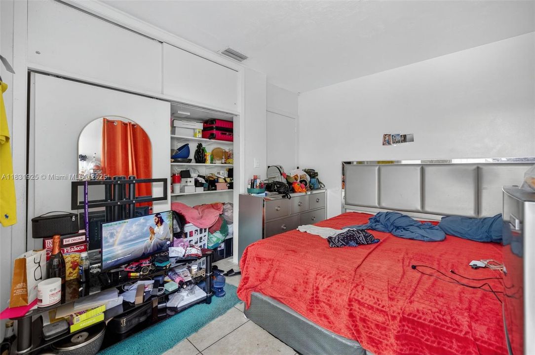 На продажу: $375,000 (4 спален, 3 ванн, 1112 Квадратных фут)