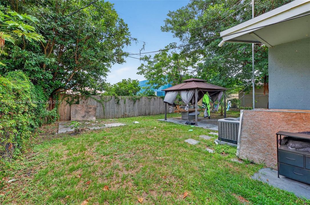 На продажу: $375,000 (4 спален, 3 ванн, 1112 Квадратных фут)