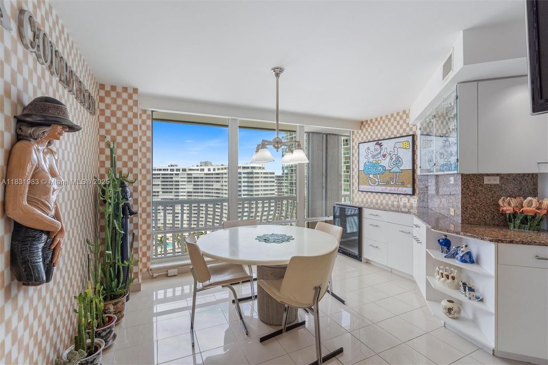 待售: $2,500,000 (4 贝兹, 3 浴室, 3644 平方英尺)