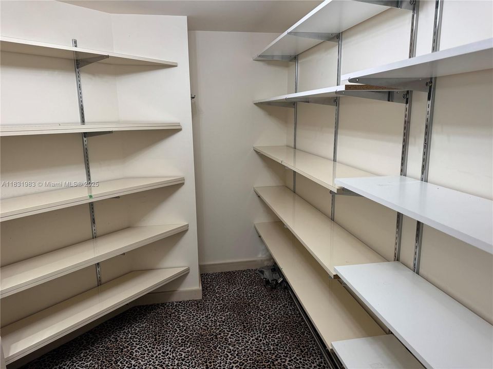 待售: $2,500,000 (4 贝兹, 3 浴室, 3644 平方英尺)