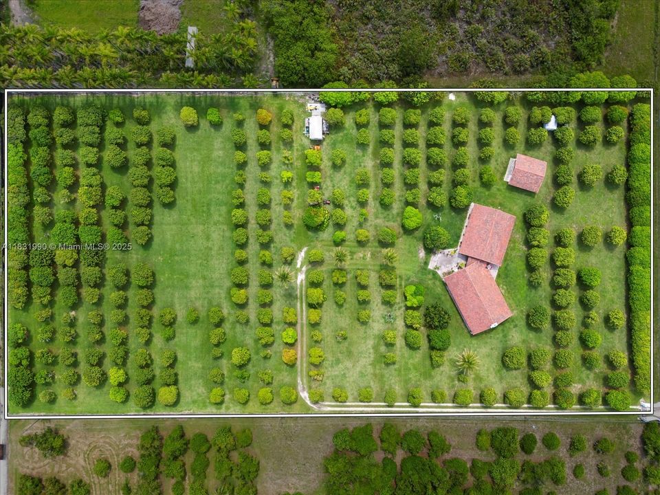 En Venta: $2,259,000 (4 camas, 2 baños, 4296 Pies cuadrados)