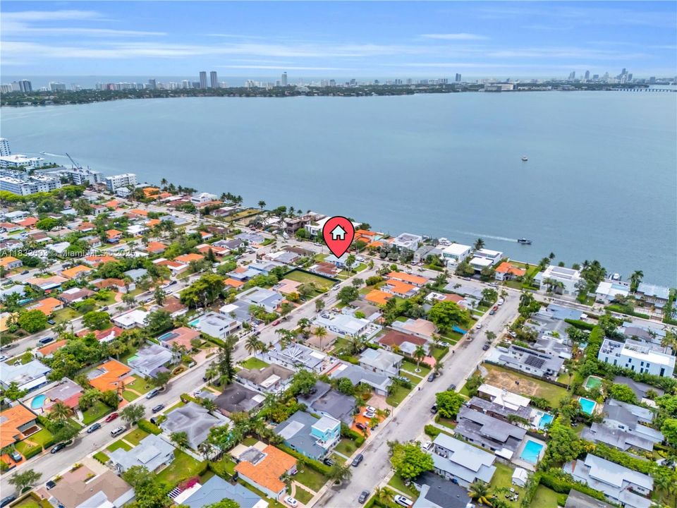 Recently Sold: $999,000 (3 beds, 2 baths, 1976 Square Feet)