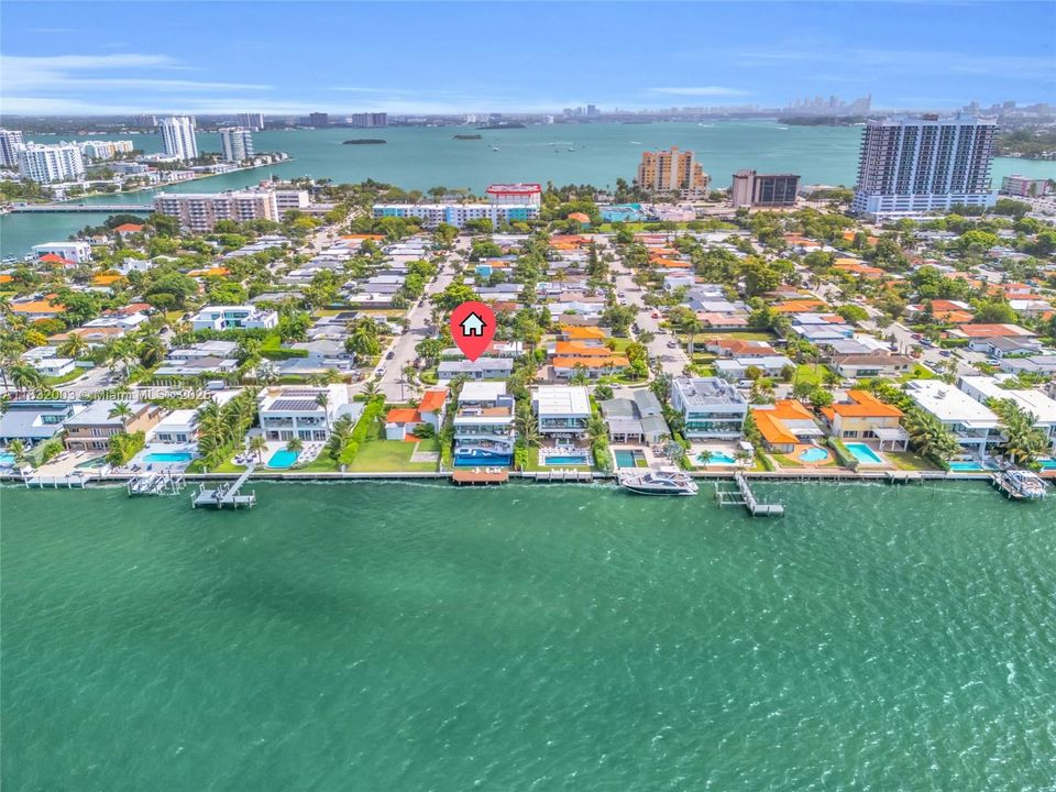 Recently Sold: $999,000 (3 beds, 2 baths, 1976 Square Feet)