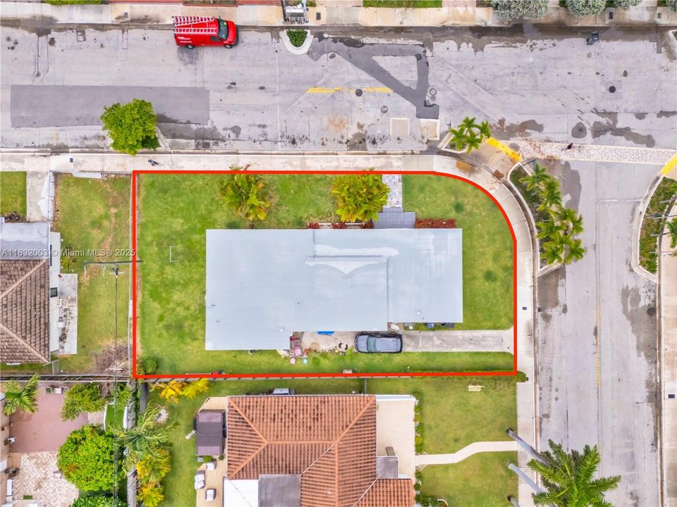 Recently Sold: $999,000 (3 beds, 2 baths, 1976 Square Feet)