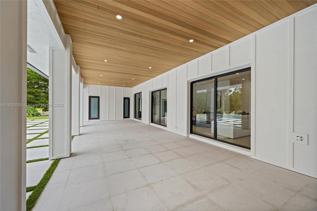 For Sale: $3,575,000 (4 beds, 4 baths, 4059 Square Feet)