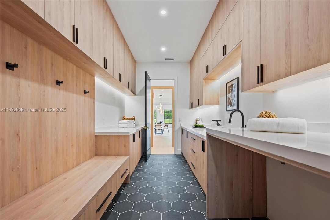 For Sale: $3,575,000 (4 beds, 4 baths, 4059 Square Feet)