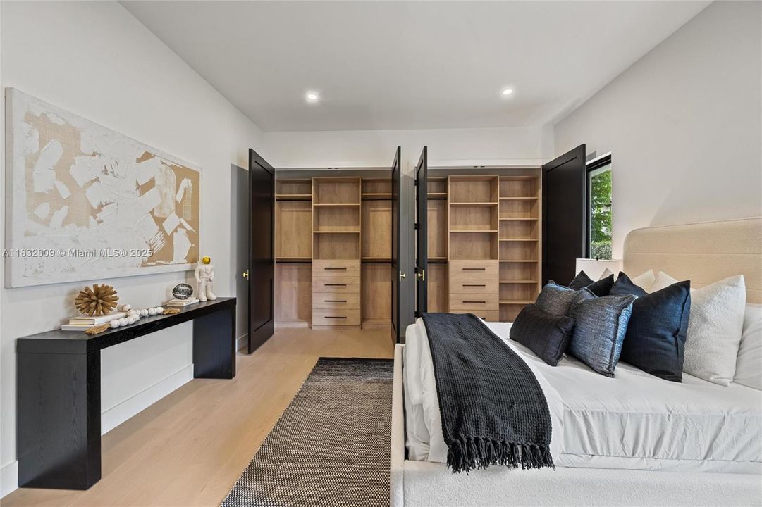 For Sale: $3,575,000 (4 beds, 4 baths, 4059 Square Feet)