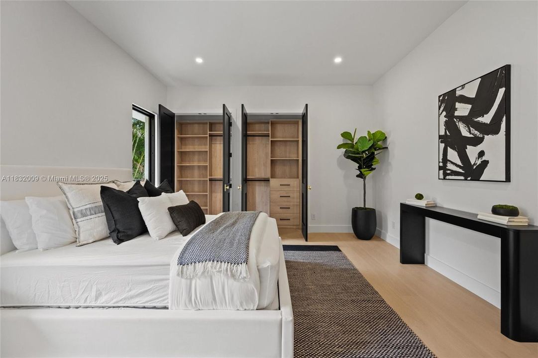 For Sale: $3,575,000 (4 beds, 4 baths, 4059 Square Feet)