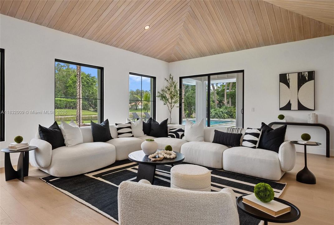 For Sale: $3,575,000 (4 beds, 4 baths, 4059 Square Feet)