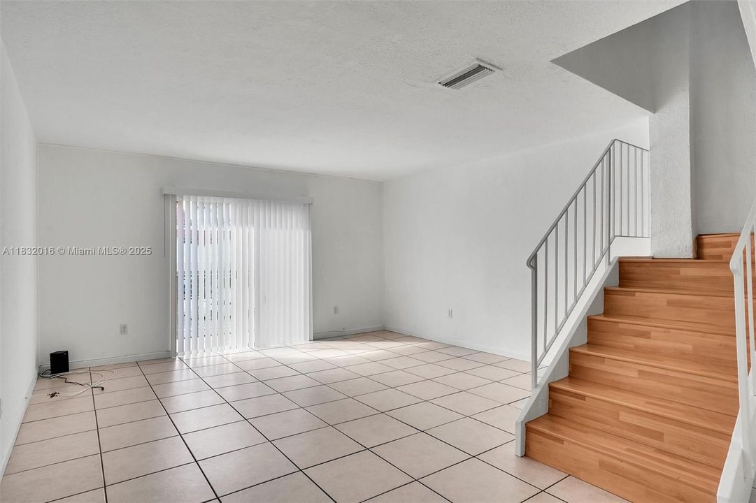 待售: $399,000 (3 贝兹, 2 浴室, 1150 平方英尺)