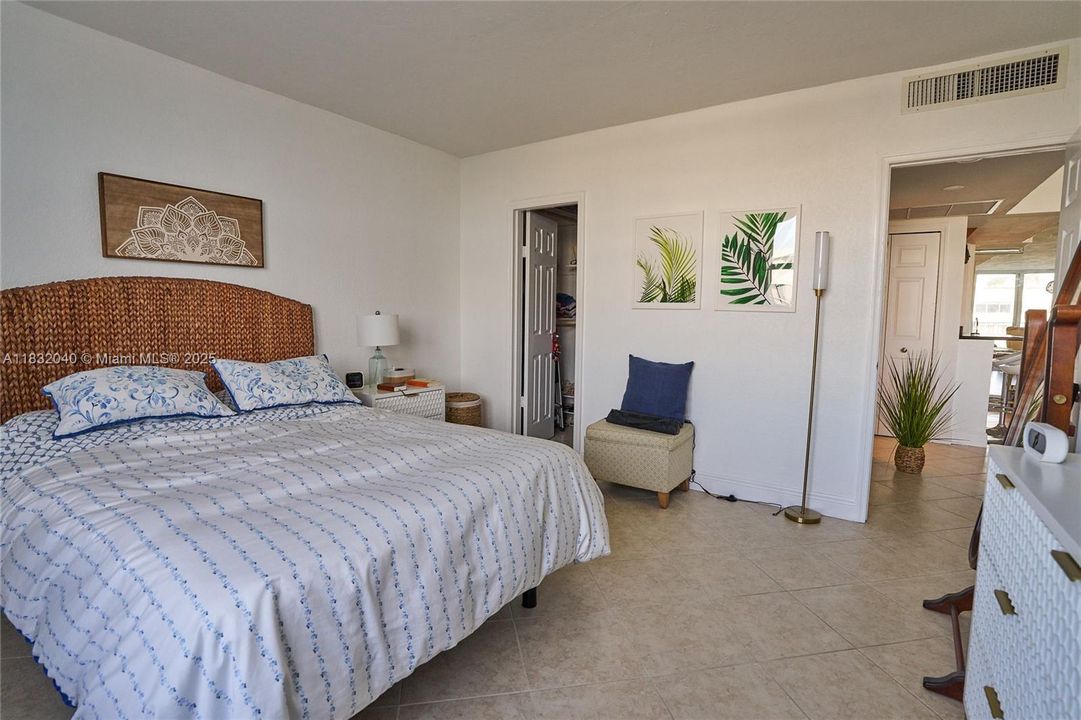 На продажу: $439,000 (1 спален, 1 ванн, 950 Квадратных фут)