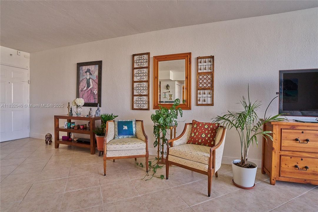 На продажу: $439,000 (1 спален, 1 ванн, 950 Квадратных фут)