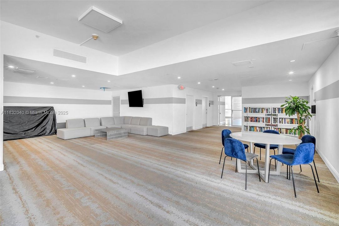 На продажу: $439,000 (1 спален, 1 ванн, 950 Квадратных фут)