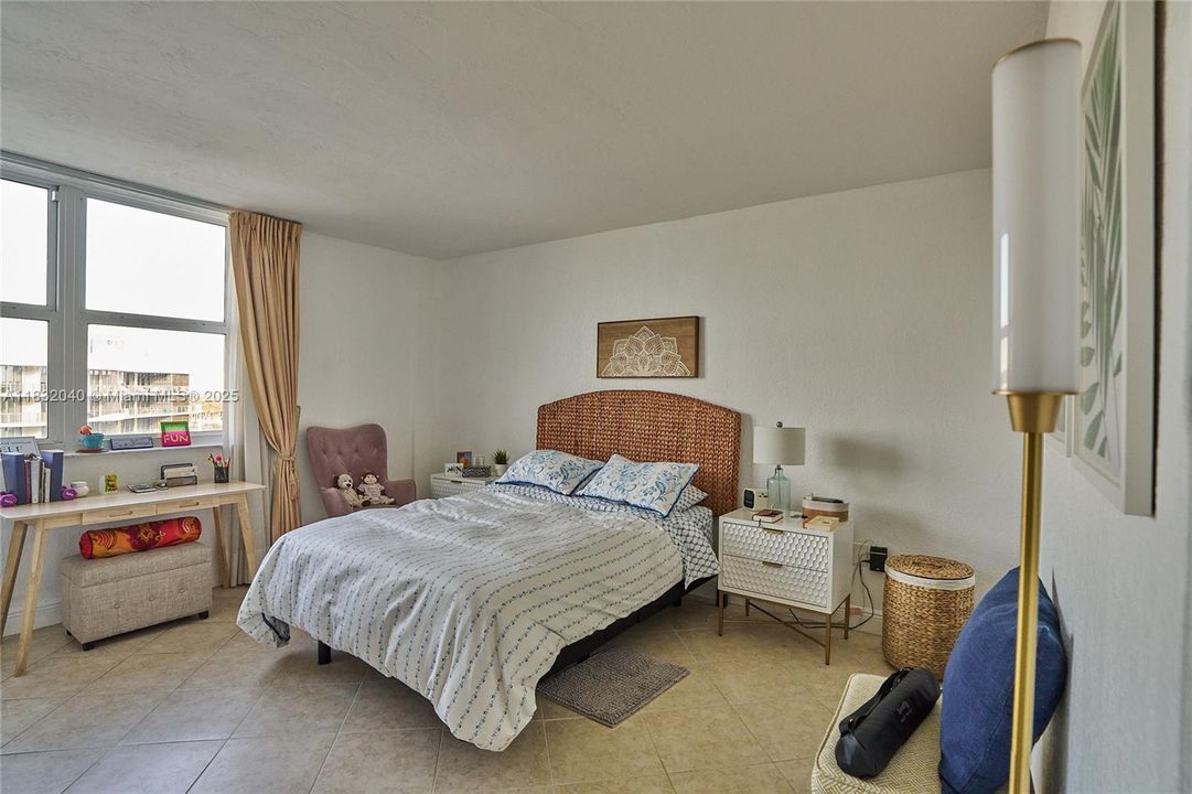 На продажу: $439,000 (1 спален, 1 ванн, 950 Квадратных фут)