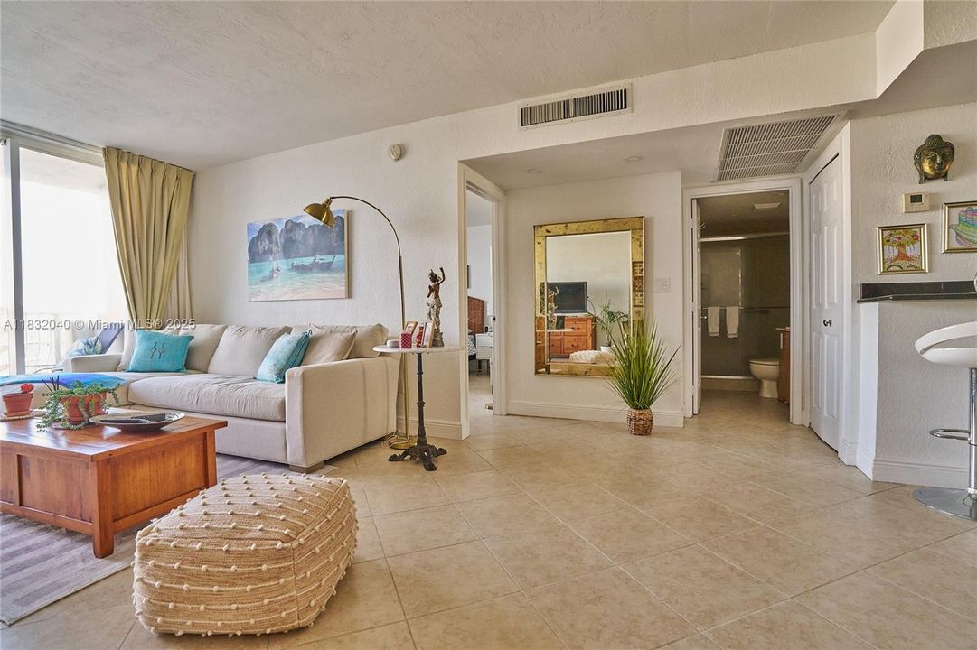 На продажу: $439,000 (1 спален, 1 ванн, 950 Квадратных фут)