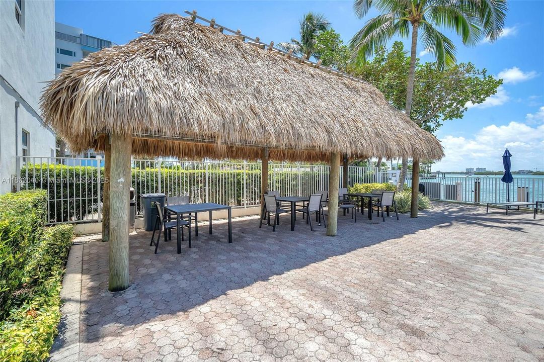 На продажу: $439,000 (1 спален, 1 ванн, 950 Квадратных фут)