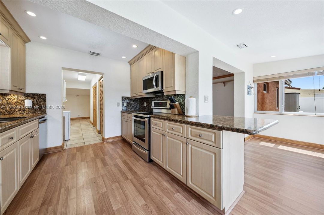 En Venta: $999,500 (2 camas, 1 baños, 1298 Pies cuadrados)