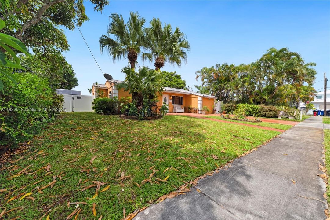 En Venta: $999,500 (2 camas, 1 baños, 1298 Pies cuadrados)