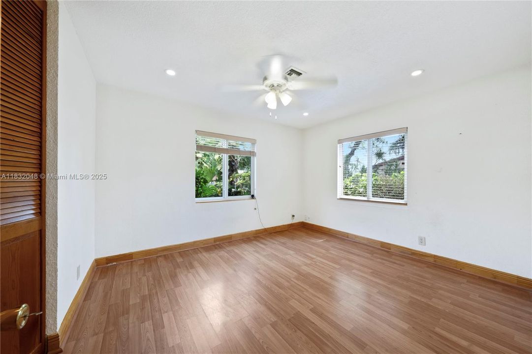 En Venta: $999,500 (2 camas, 1 baños, 1298 Pies cuadrados)