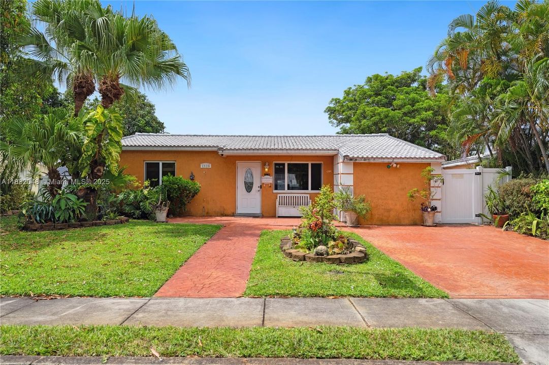 En Venta: $999,500 (2 camas, 1 baños, 1298 Pies cuadrados)