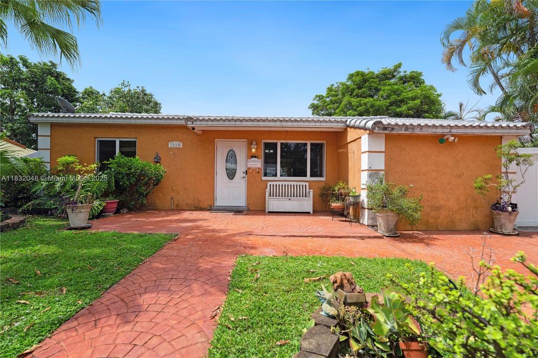En Venta: $999,500 (2 camas, 1 baños, 1298 Pies cuadrados)