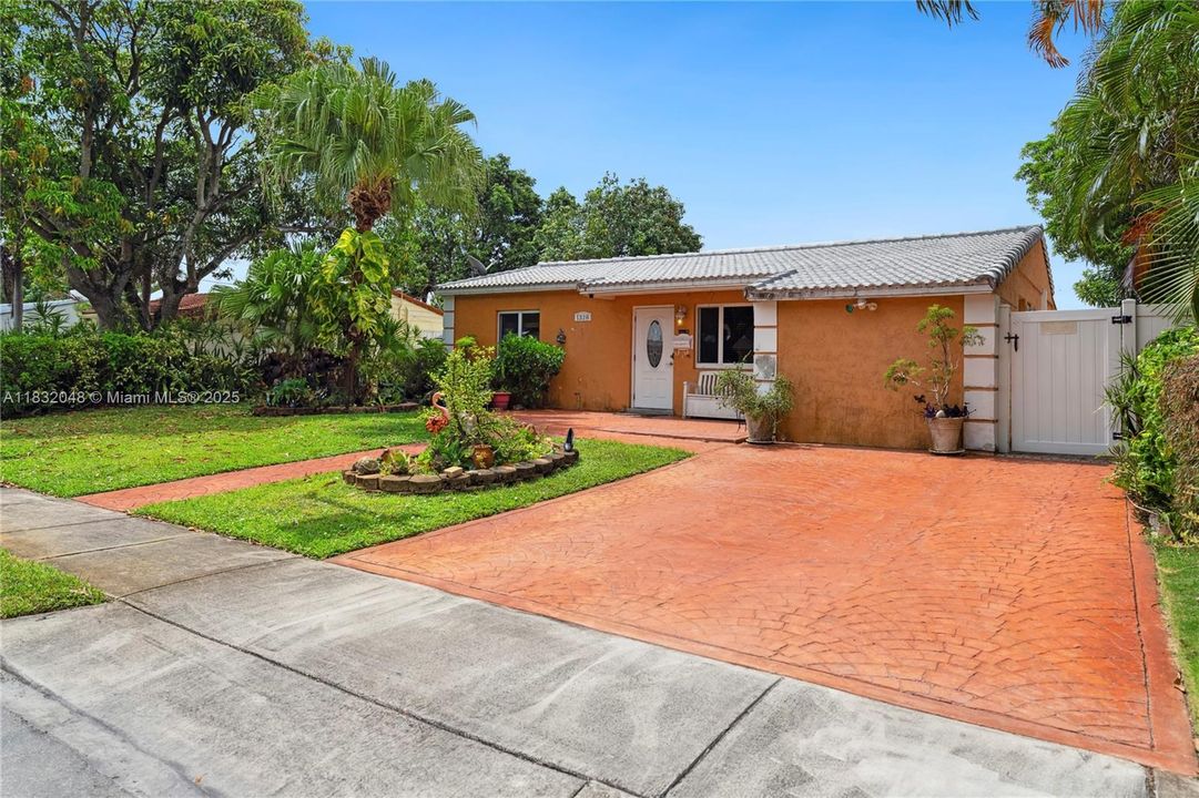 En Venta: $999,500 (2 camas, 1 baños, 1298 Pies cuadrados)