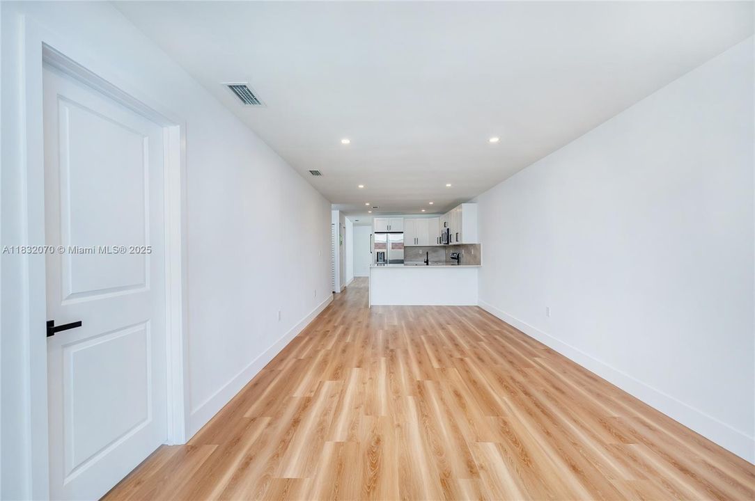 最近售出: $612,500 (3 贝兹, 2 浴室, 1309 平方英尺)