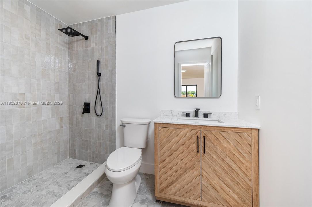 最近售出: $612,500 (3 贝兹, 2 浴室, 1309 平方英尺)