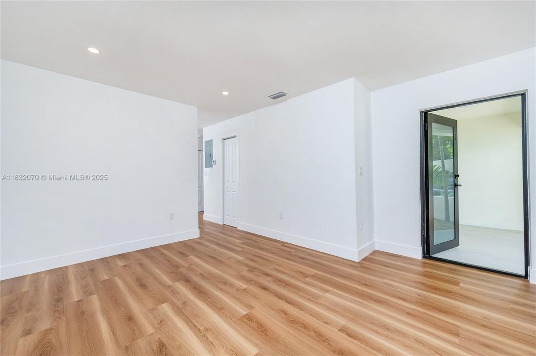 最近售出: $612,500 (3 贝兹, 2 浴室, 1309 平方英尺)