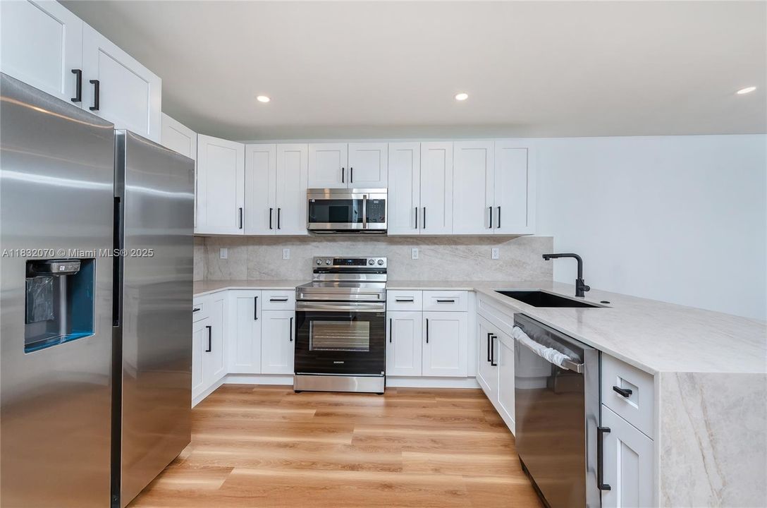 最近售出: $612,500 (3 贝兹, 2 浴室, 1309 平方英尺)