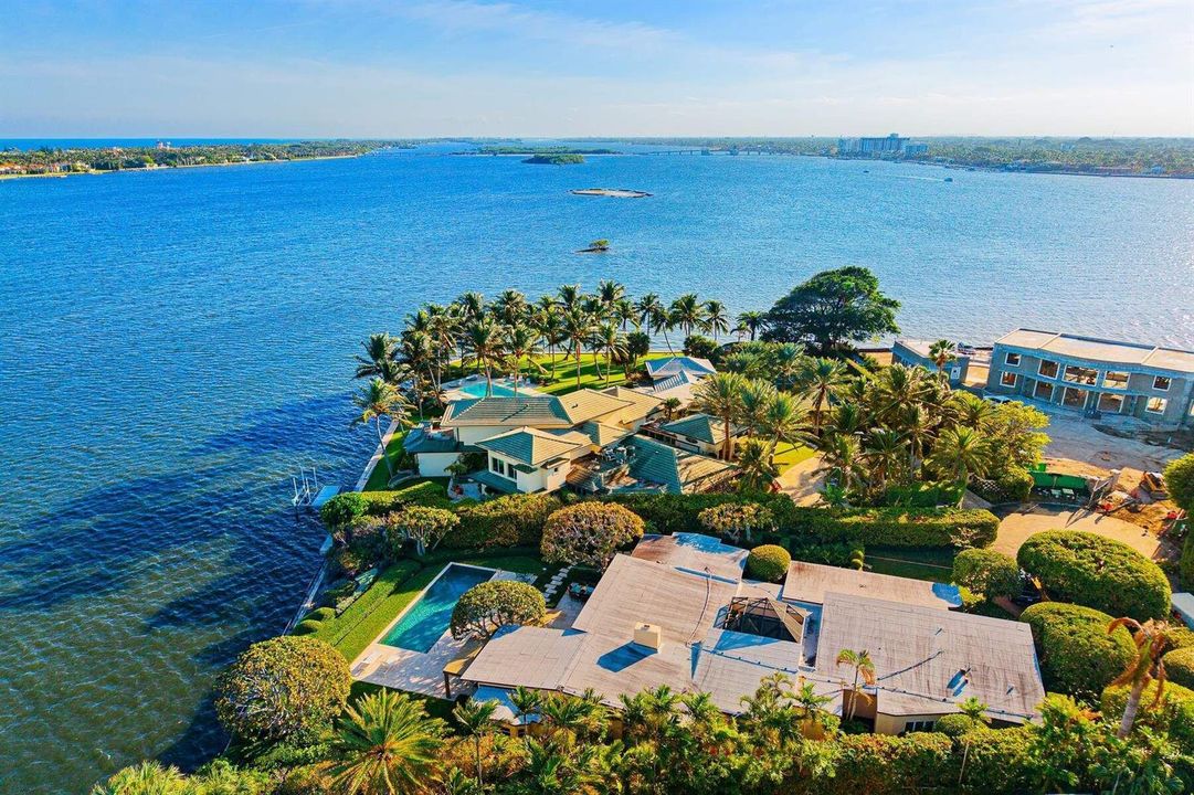 7HLDNG - 748 Island Drive(1)