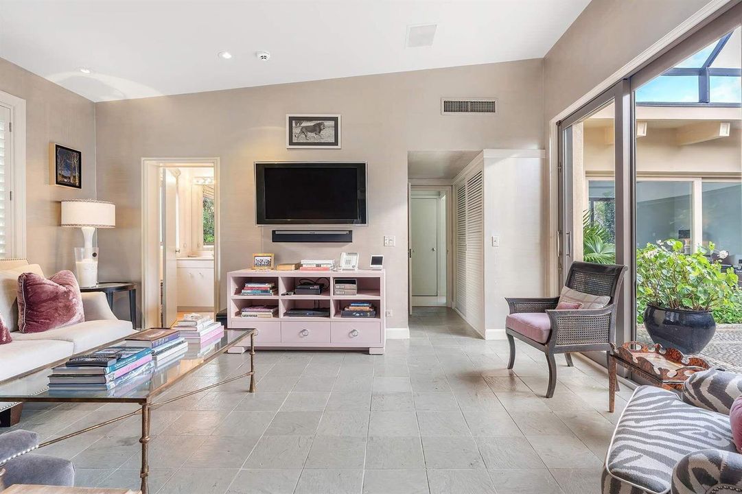7HLDNG - 748 Island Drive(25)