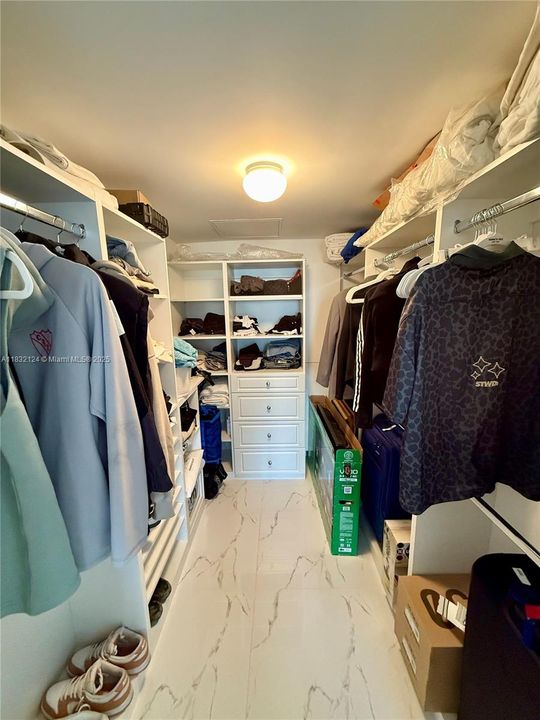 En Venta: $775,000 (1 camas, 1 baños, 896 Pies cuadrados)