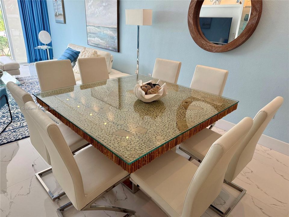 En Venta: $775,000 (1 camas, 1 baños, 896 Pies cuadrados)