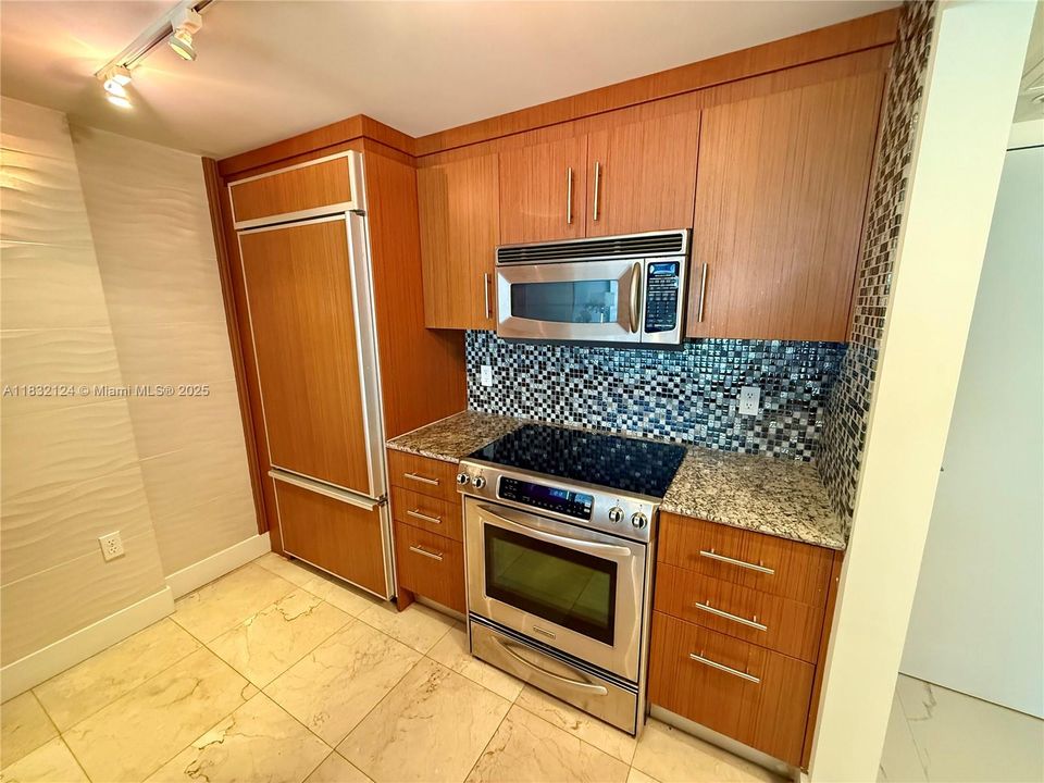 En Venta: $775,000 (1 camas, 1 baños, 896 Pies cuadrados)