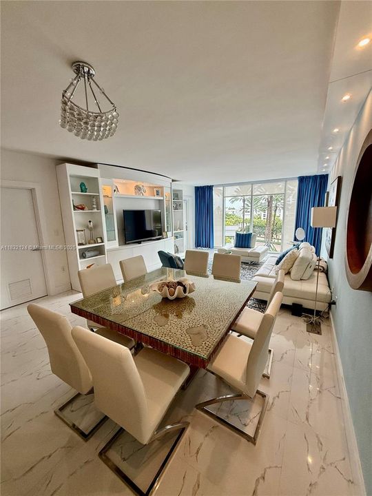 En Venta: $775,000 (1 camas, 1 baños, 896 Pies cuadrados)