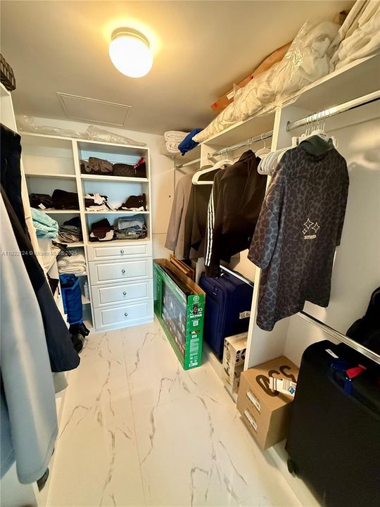 En Venta: $775,000 (1 camas, 1 baños, 896 Pies cuadrados)