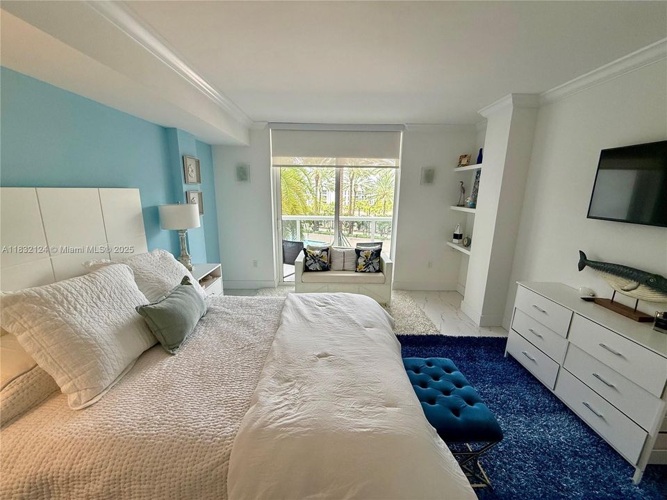 En Venta: $775,000 (1 camas, 1 baños, 896 Pies cuadrados)