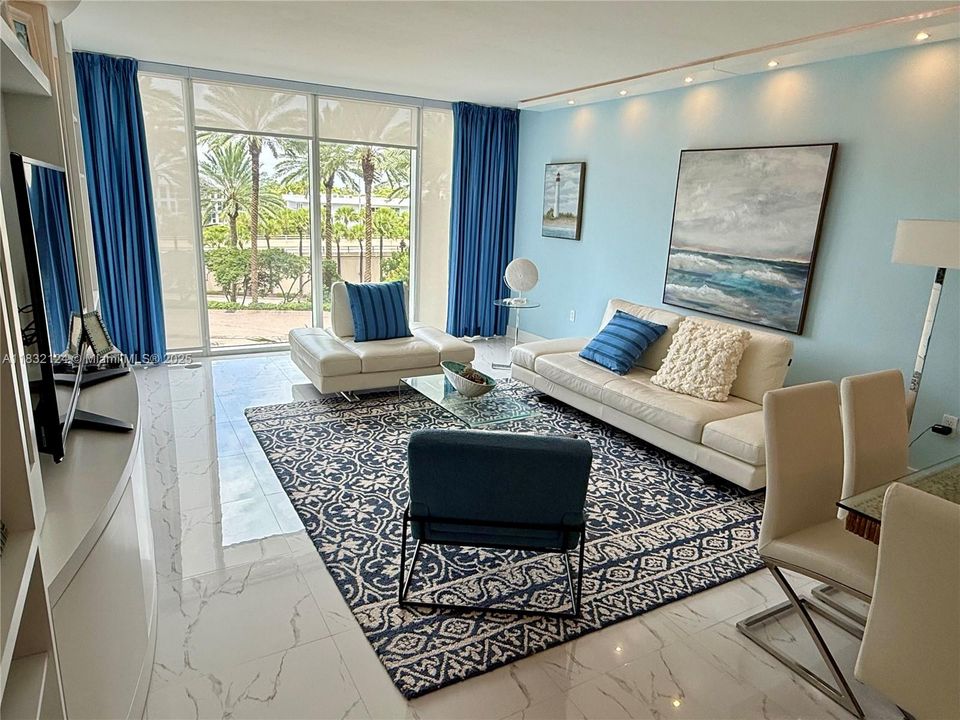 En Venta: $775,000 (1 camas, 1 baños, 896 Pies cuadrados)