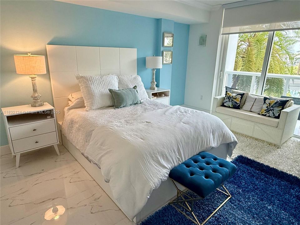 En Venta: $775,000 (1 camas, 1 baños, 896 Pies cuadrados)