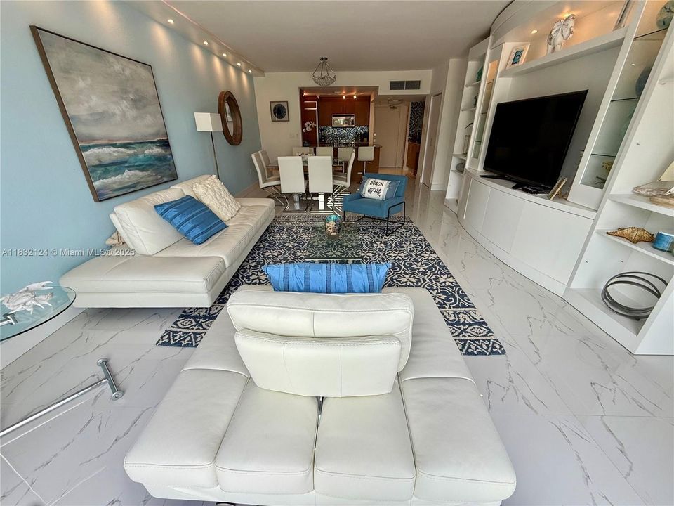 En Venta: $775,000 (1 camas, 1 baños, 896 Pies cuadrados)