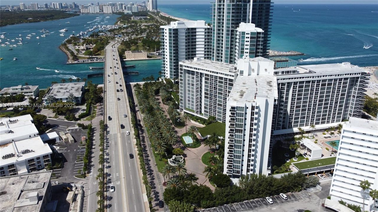 En Venta: $775,000 (1 camas, 1 baños, 896 Pies cuadrados)